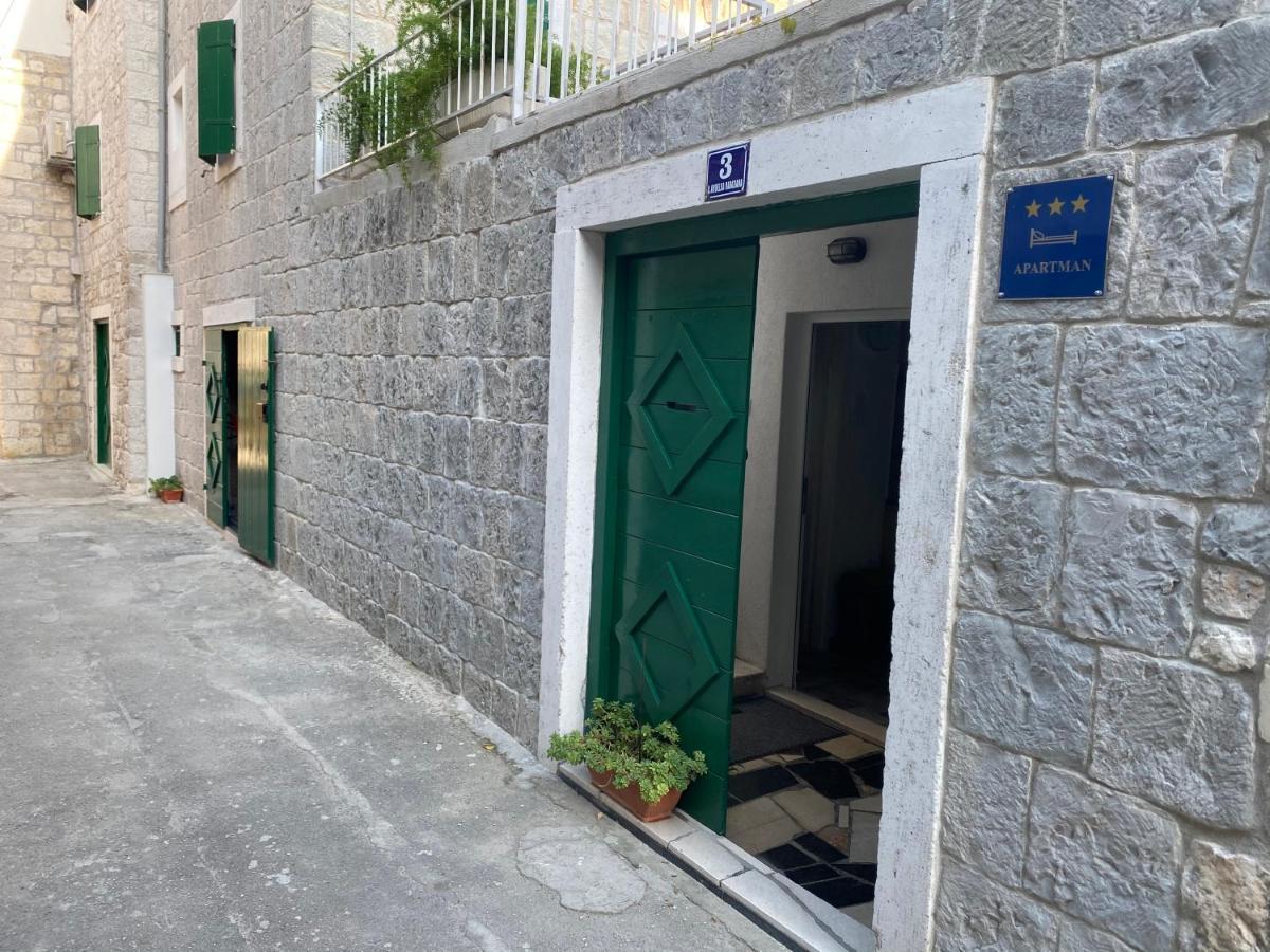 Apartment Stari Dvor Kaštela Eksteriør billede