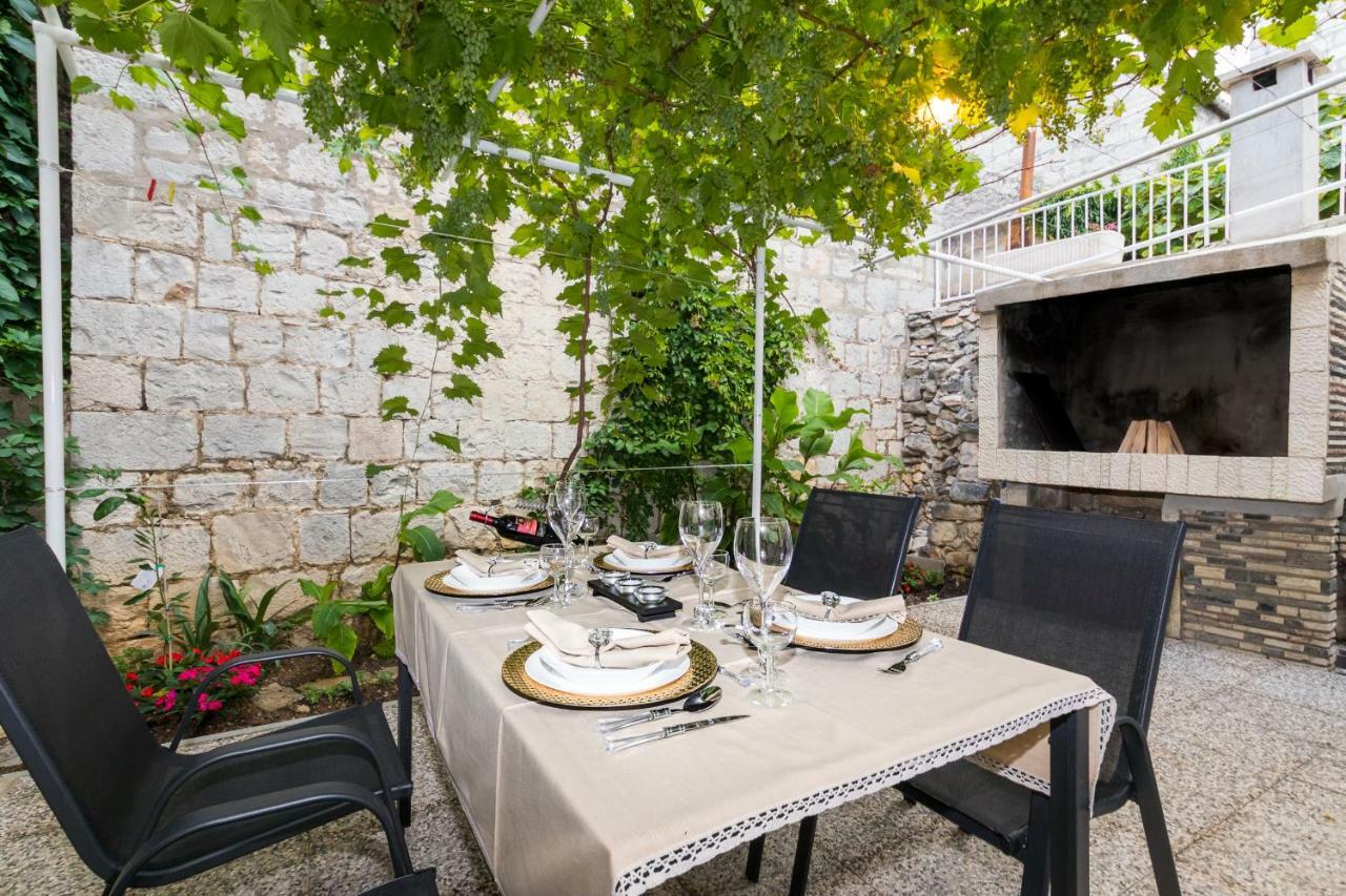 Apartment Stari Dvor Kaštela Eksteriør billede
