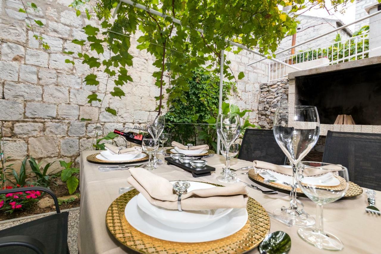 Apartment Stari Dvor Kaštela Eksteriør billede