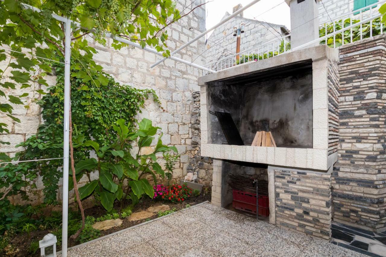 Apartment Stari Dvor Kaštela Eksteriør billede