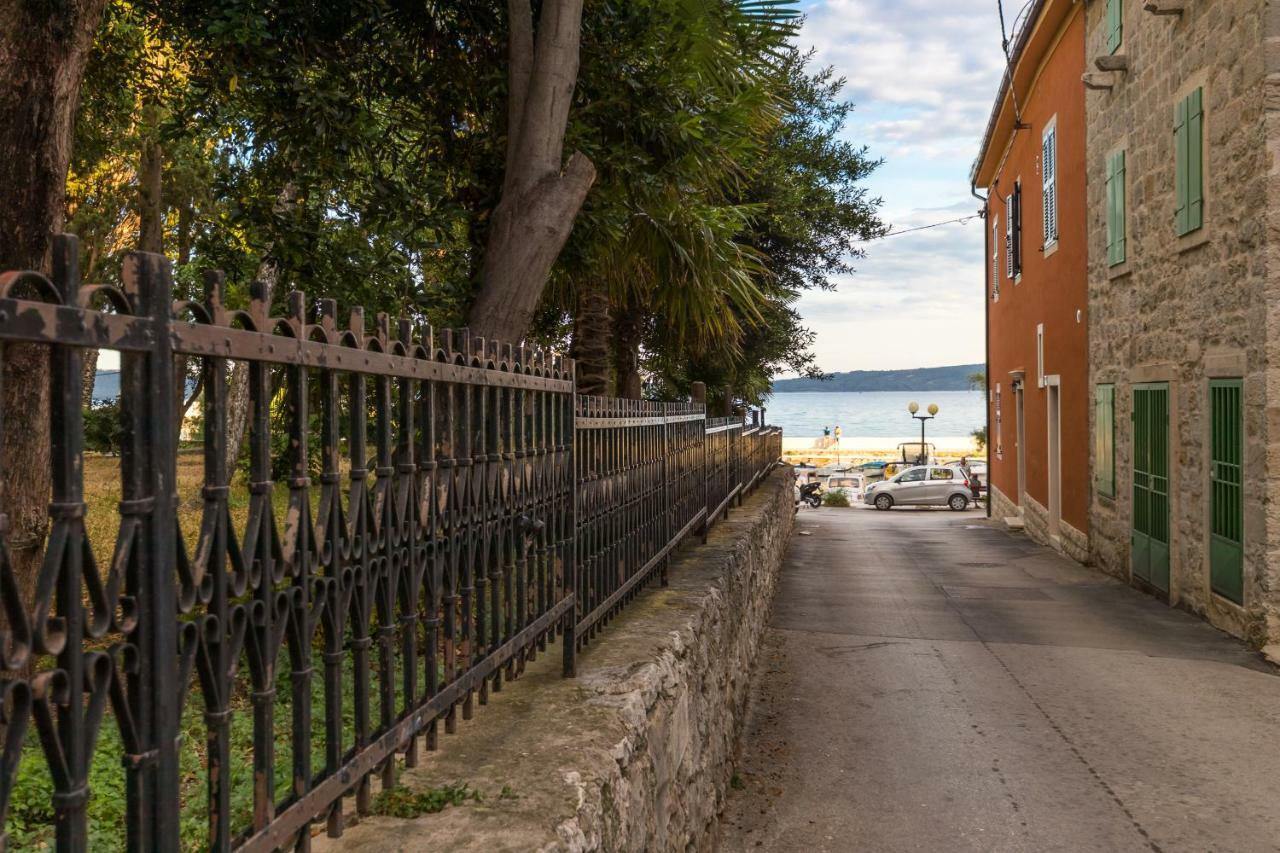 Apartment Stari Dvor Kaštela Eksteriør billede